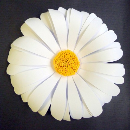 Бумажный цветок для оформления "Ромашка"